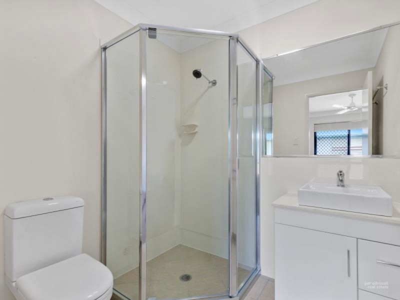 1/4 Glenmore Road, Park Avenue QLD 4701